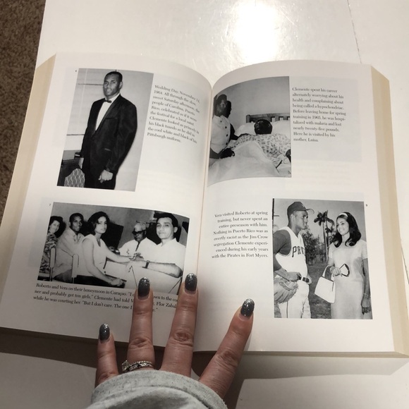 Clemente The Passion and Grace of Baseball’s Last Hero by David Maraniss book - Picture 5 of 6